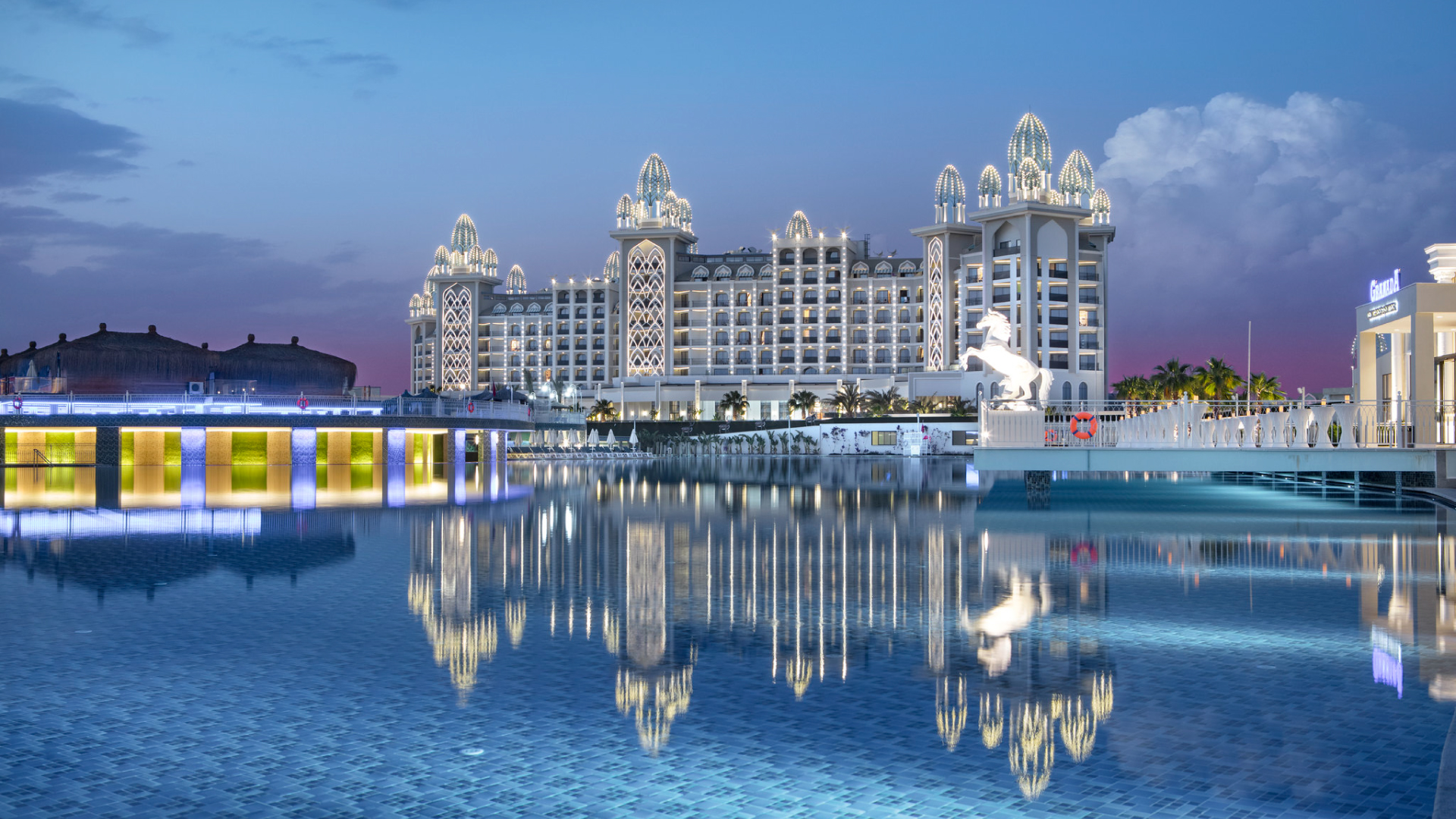 Granada Luxury Hotel