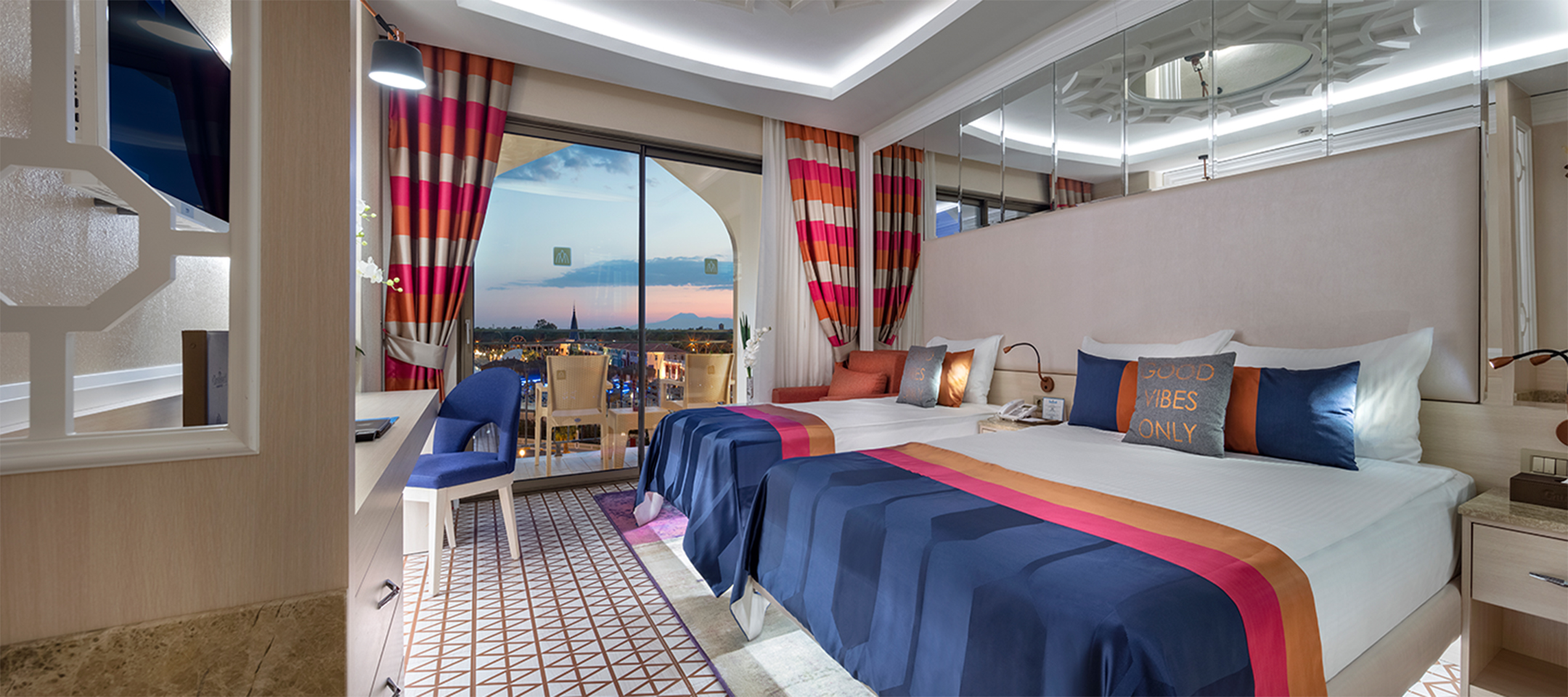 Standart Havuz Manzaralı Oda